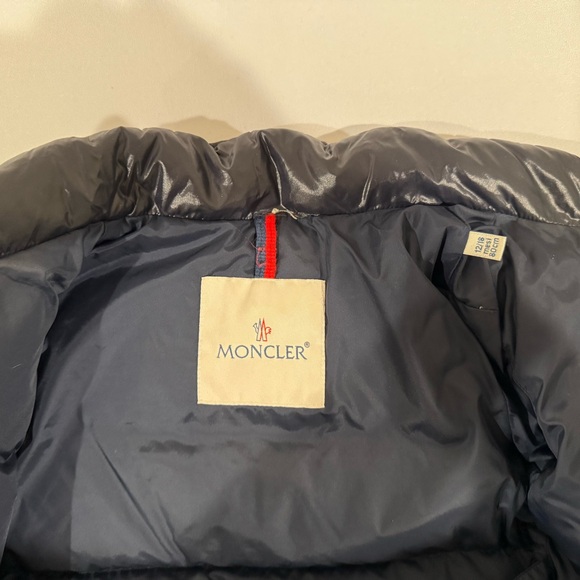 Moncler Navy Puffer Jacket| Moncler Children’s Jacket - Picture 7 of 10